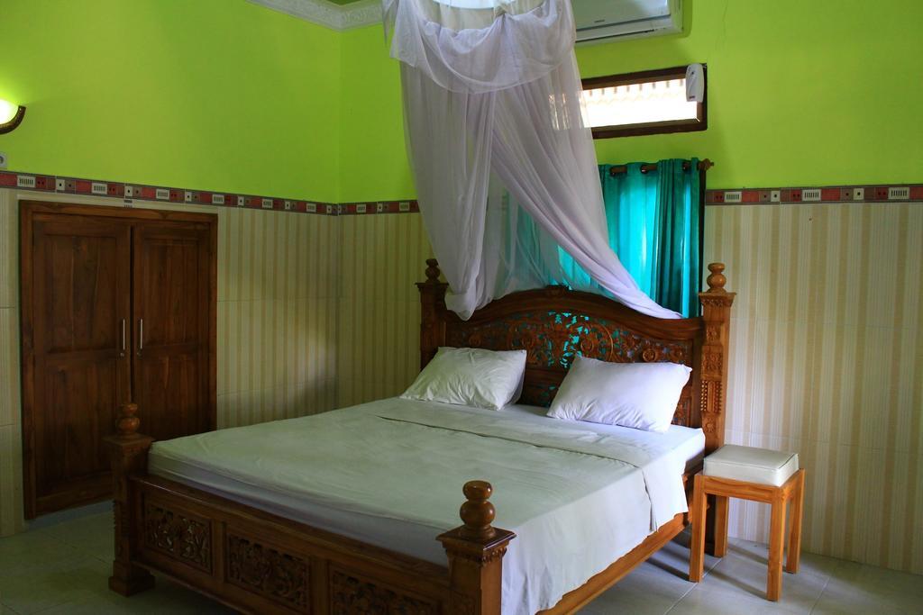 Bronze Hotel Gili Meno